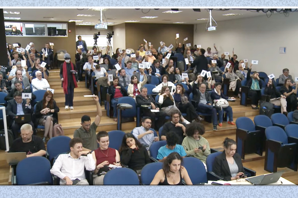 Respeito aos direitos dos técnico-administrativos não é (e nunca foi) razão de déficit na Universidade. Arrecadação em queda exige debate sério e coletivo   