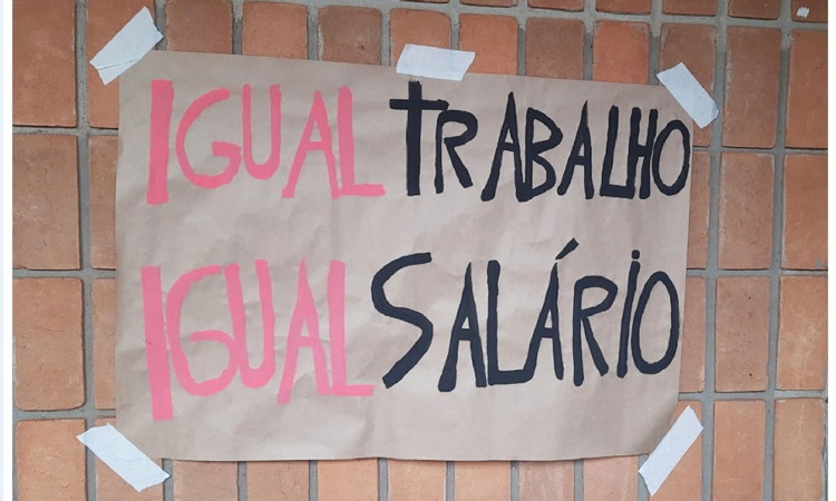 Manutenção da greve, enquete sobre um ano da gestão reitoral, quadros sobre a equiparação   